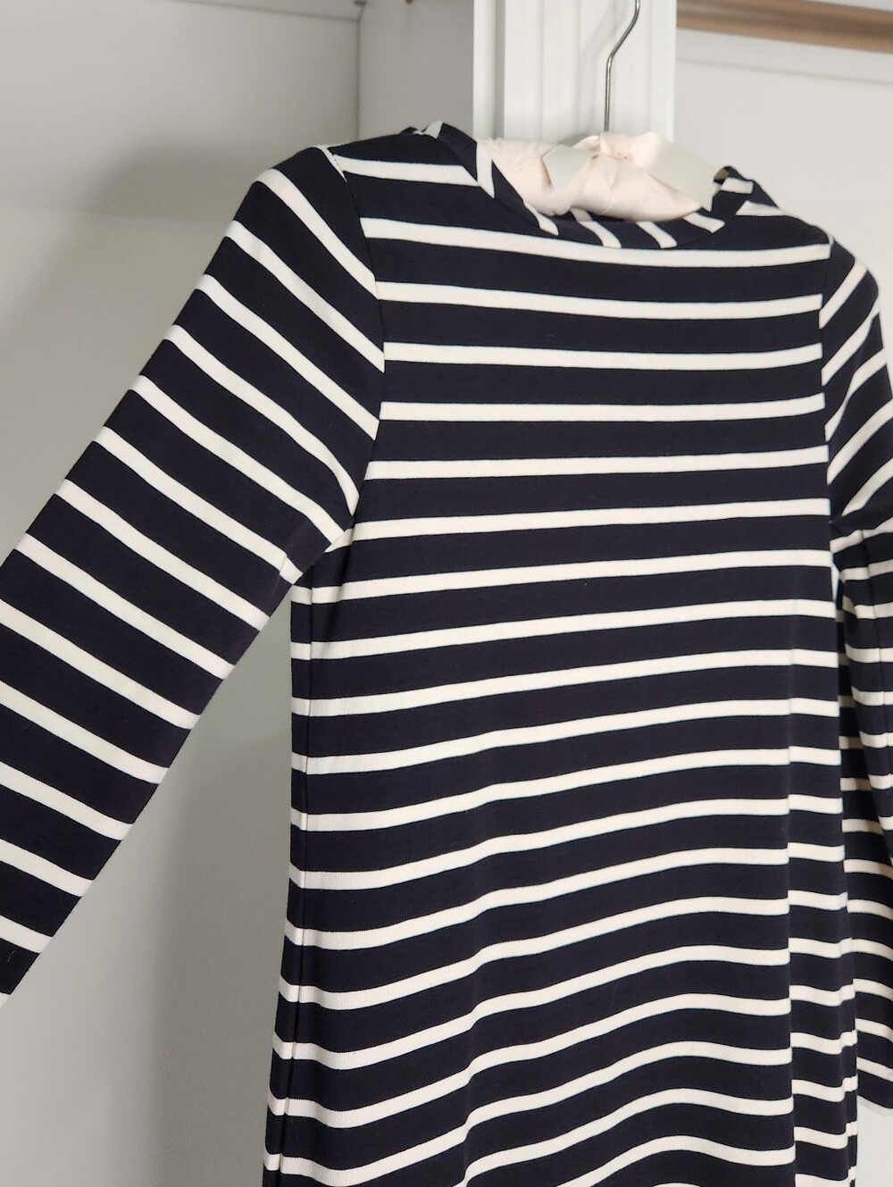 French Connection Striped Long-Sleeve Shift Dress in Black & White New With Tags - Picture 4 of 4
